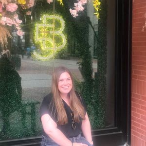 Meet your Posher, Chloe